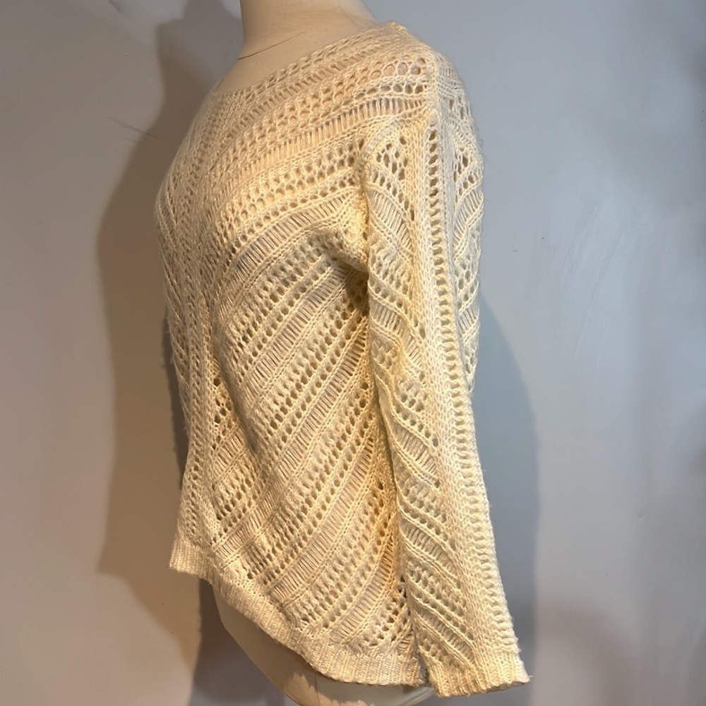 DEX open weave , crochet style pull over sweater in cream size medium - Picture 5 of 11